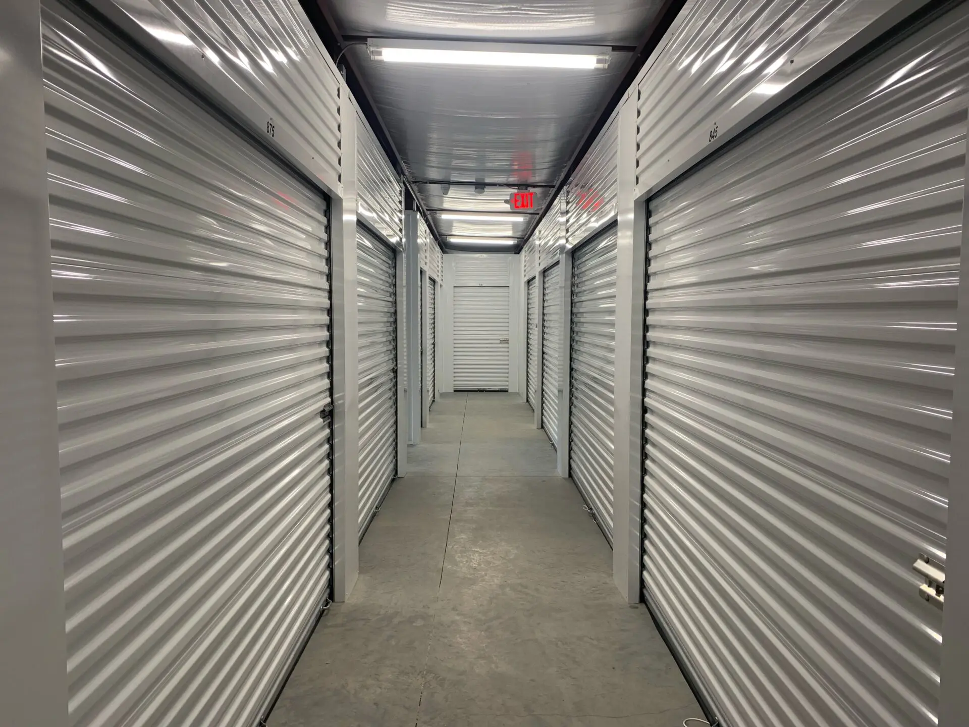 Storage unit hall
